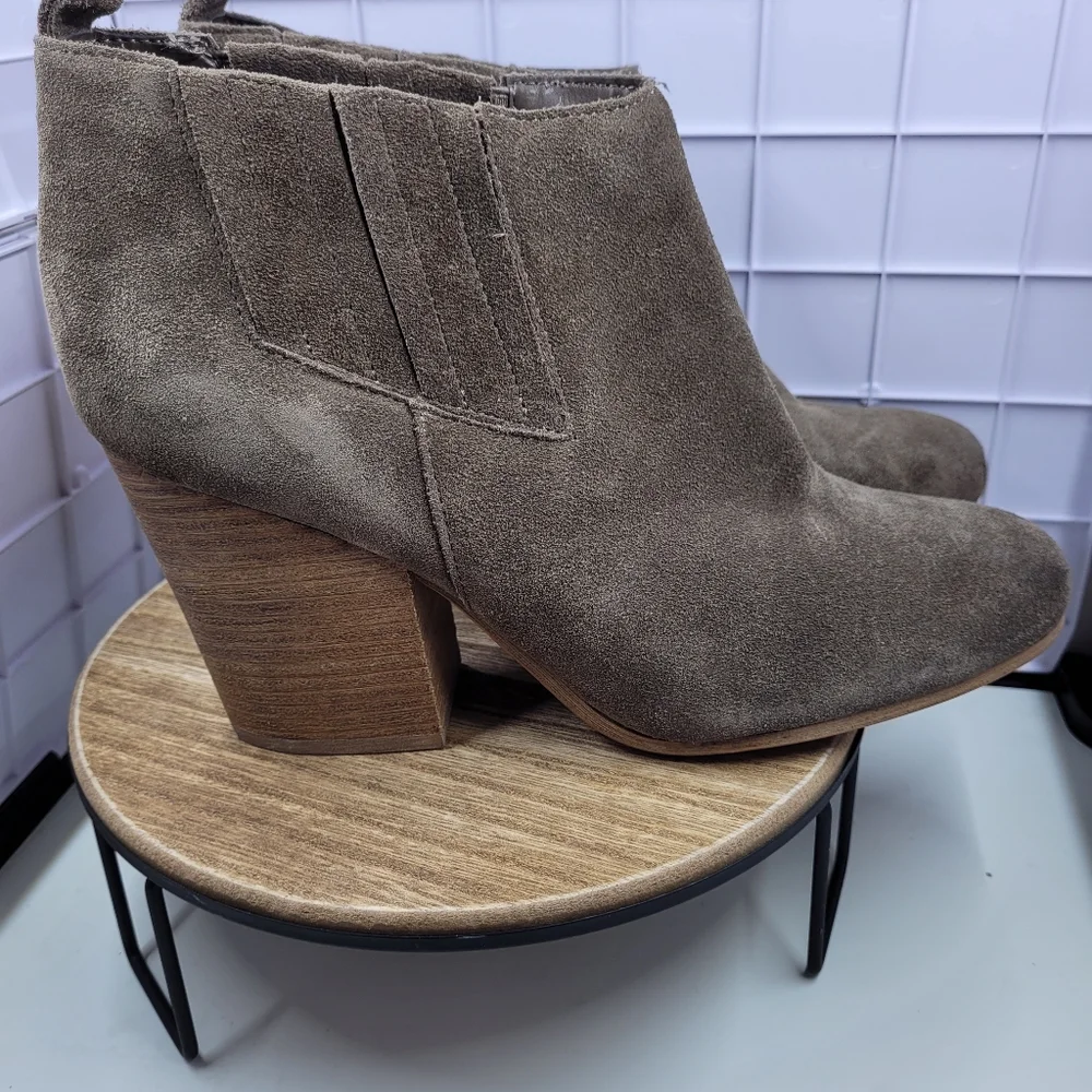 Crown Vintage new never